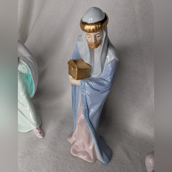 Vintage 1993 Avon Bethlehem Nativity Collection "Magi" 2nd Issue Set of 3 - Picture 6 of 12